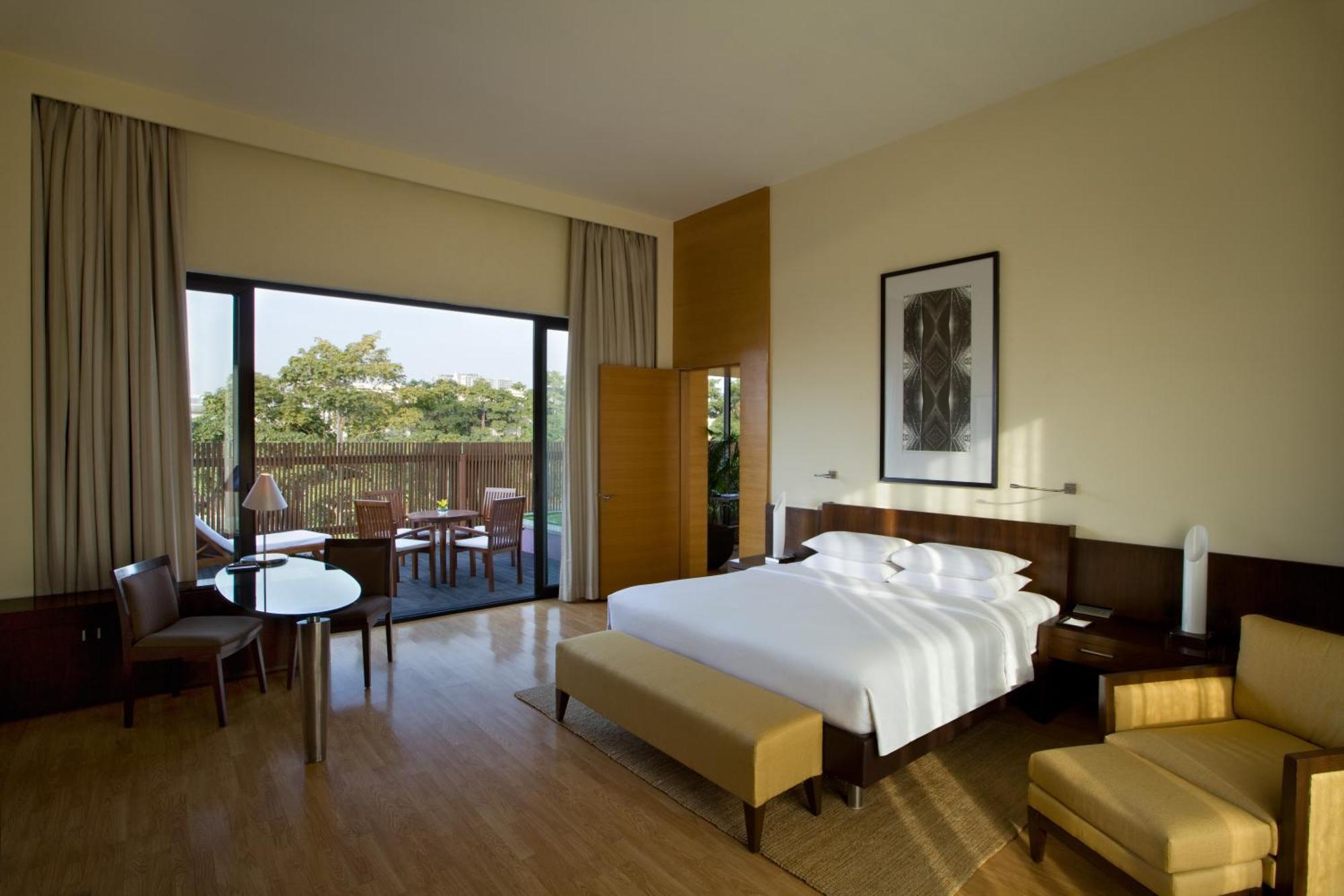 Отель Hyatt Hyderabad Gachibowli Экстерьер фото